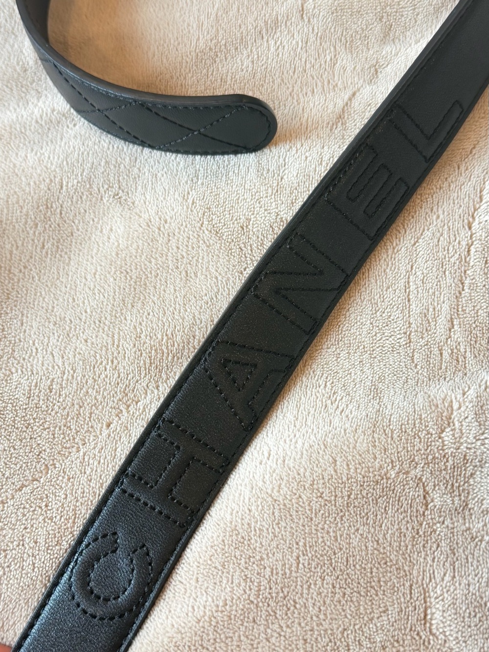 CHANEL Black Quilted Leather Belt with Gold CC Logo Buckle - Picture 5 of 5